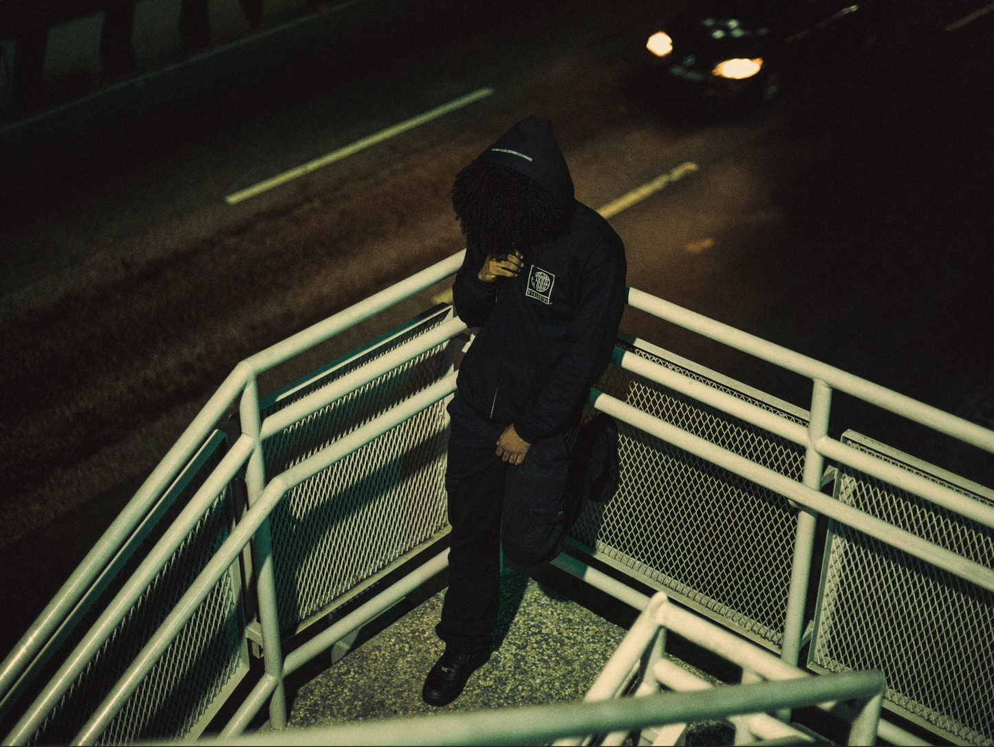 THE MOTTO ZIP UP HOODIE (BLACK) (CHARCOAL PRINT)